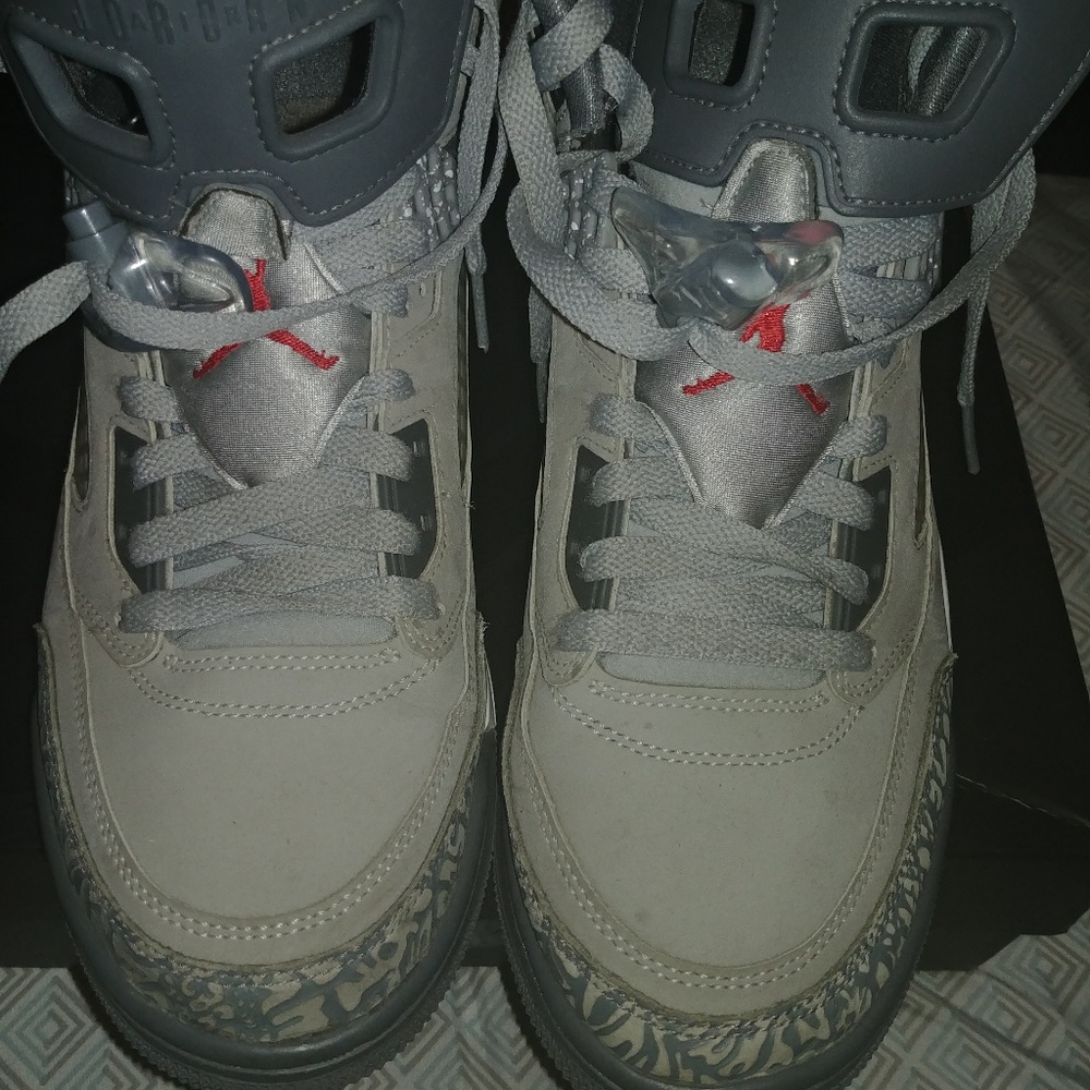 Wolf grey Jordan spikes